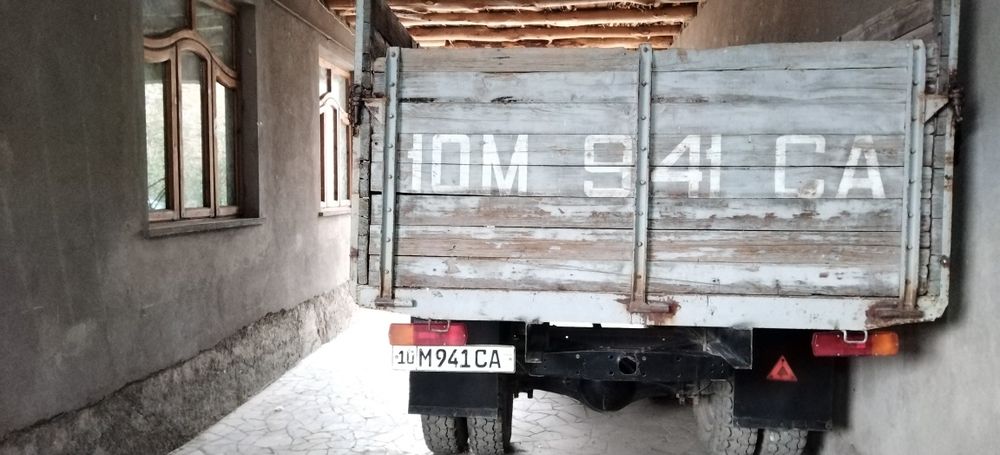 Gaz 52 sotildi, yurib turgan holati yaxshi