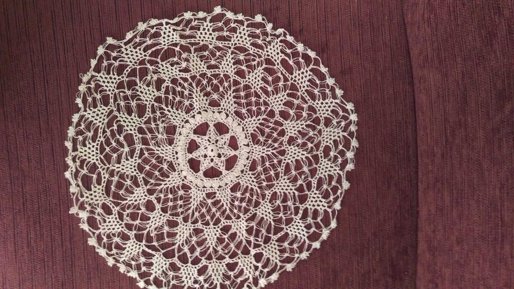 Салфетка, антик 1980 г., плетена на една кука