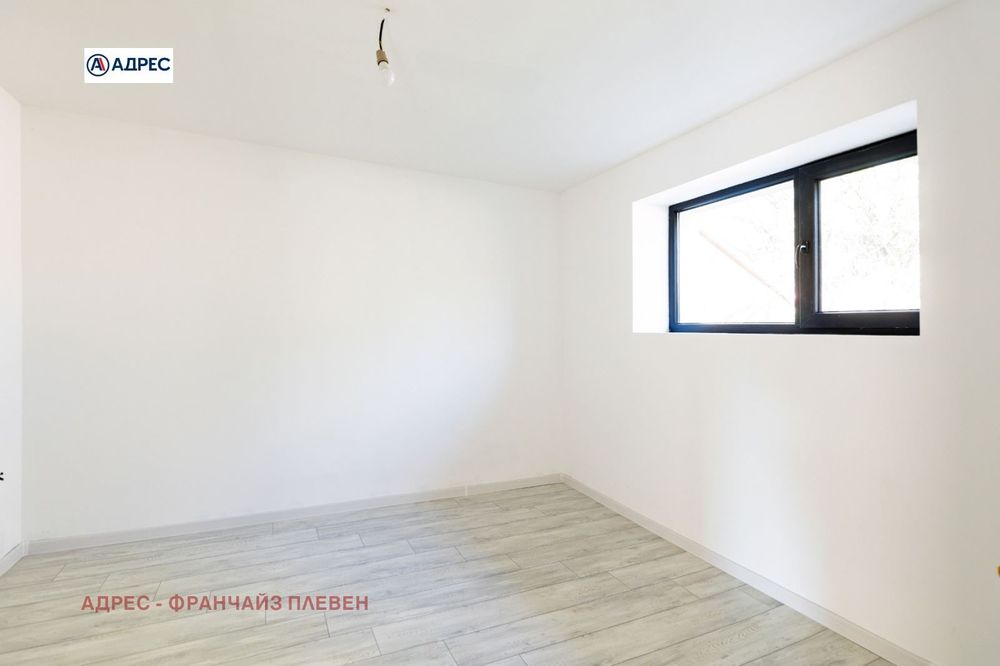 Къща в Плевен, област-с.Пелишат площ 150 цена 115000