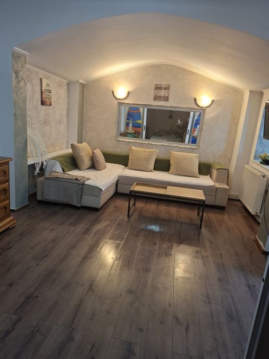 Inchiriez parter de casa