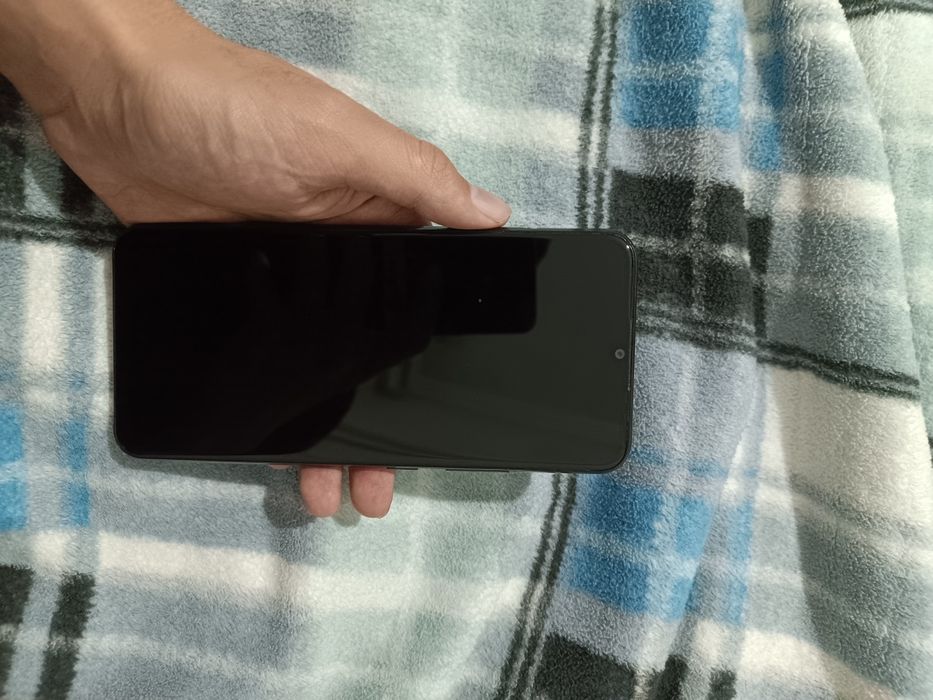 Realme c21-y продам