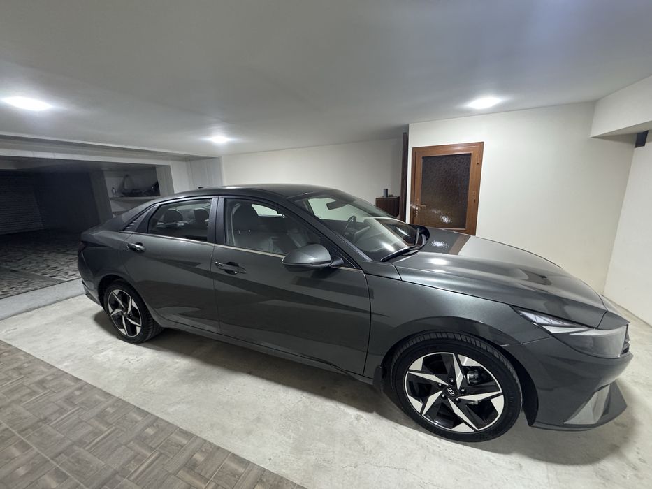 Hyundai Elantra продается