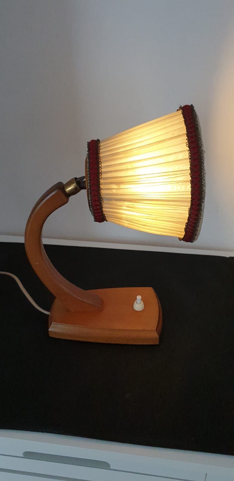 Lampa veioza vintage colectie lemn masiv Suedia 1950 Bauhaus