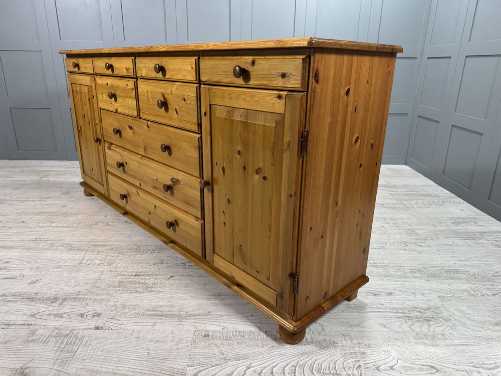 Бюфет 2 врати, 9 чекмеджета Д1049