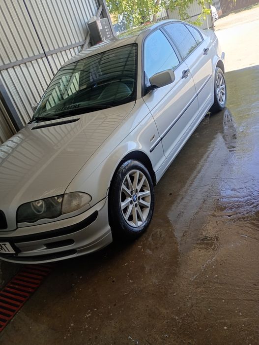 vând BMW e46 318I