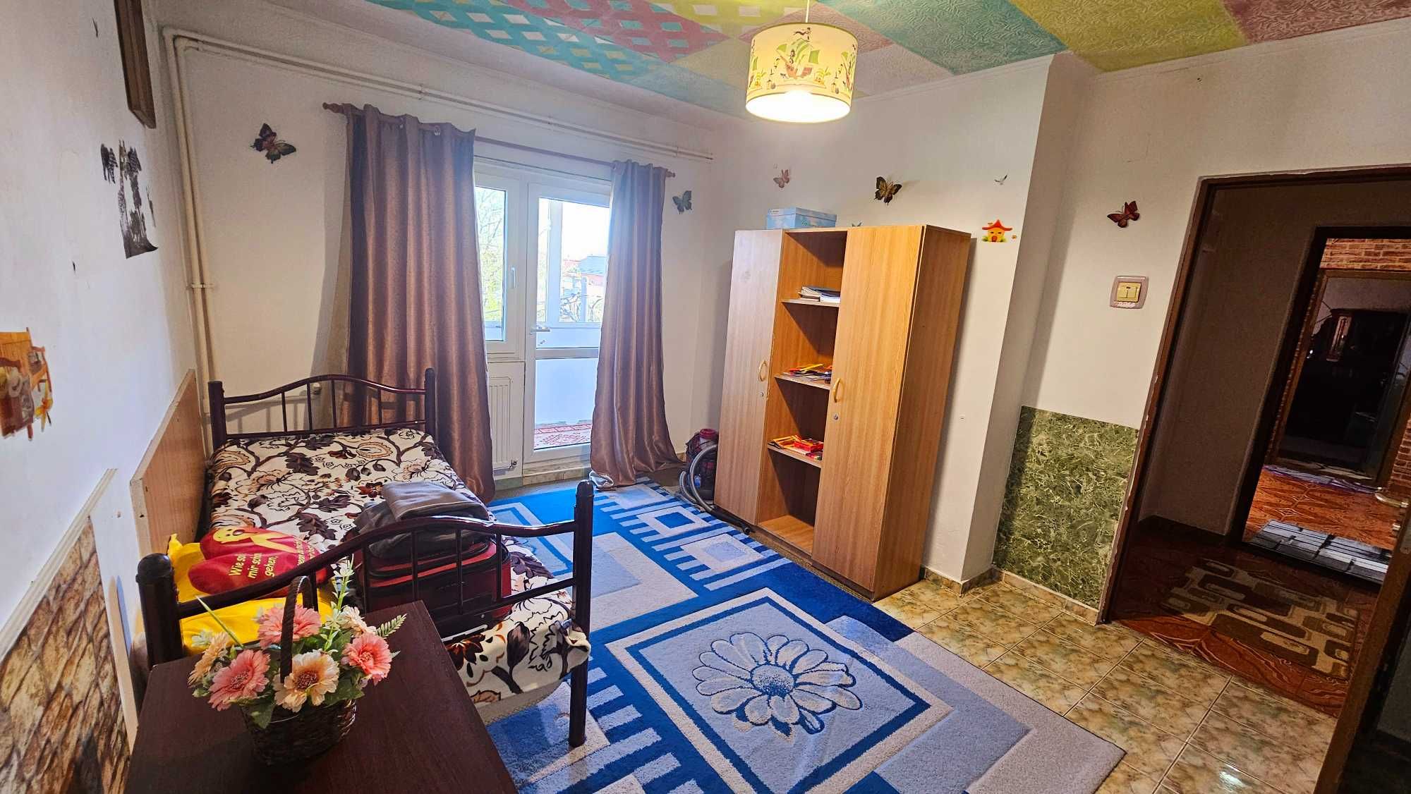 Apartament 3 camere , Oras Pantelimon , langa primarie , zona selectă!