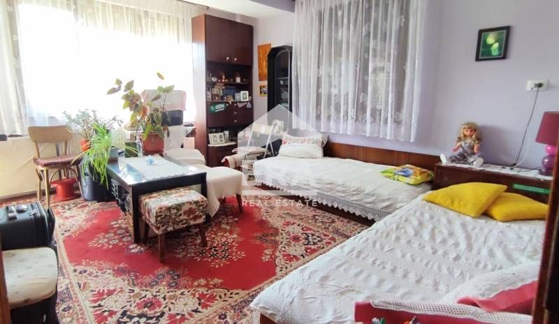 Етаж от къща в гр. Самоков