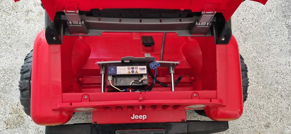 Детска Акумулаторна Кола PEG PEREGO - JEEP
