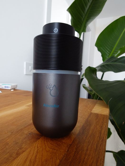 Mini umidificator portabil