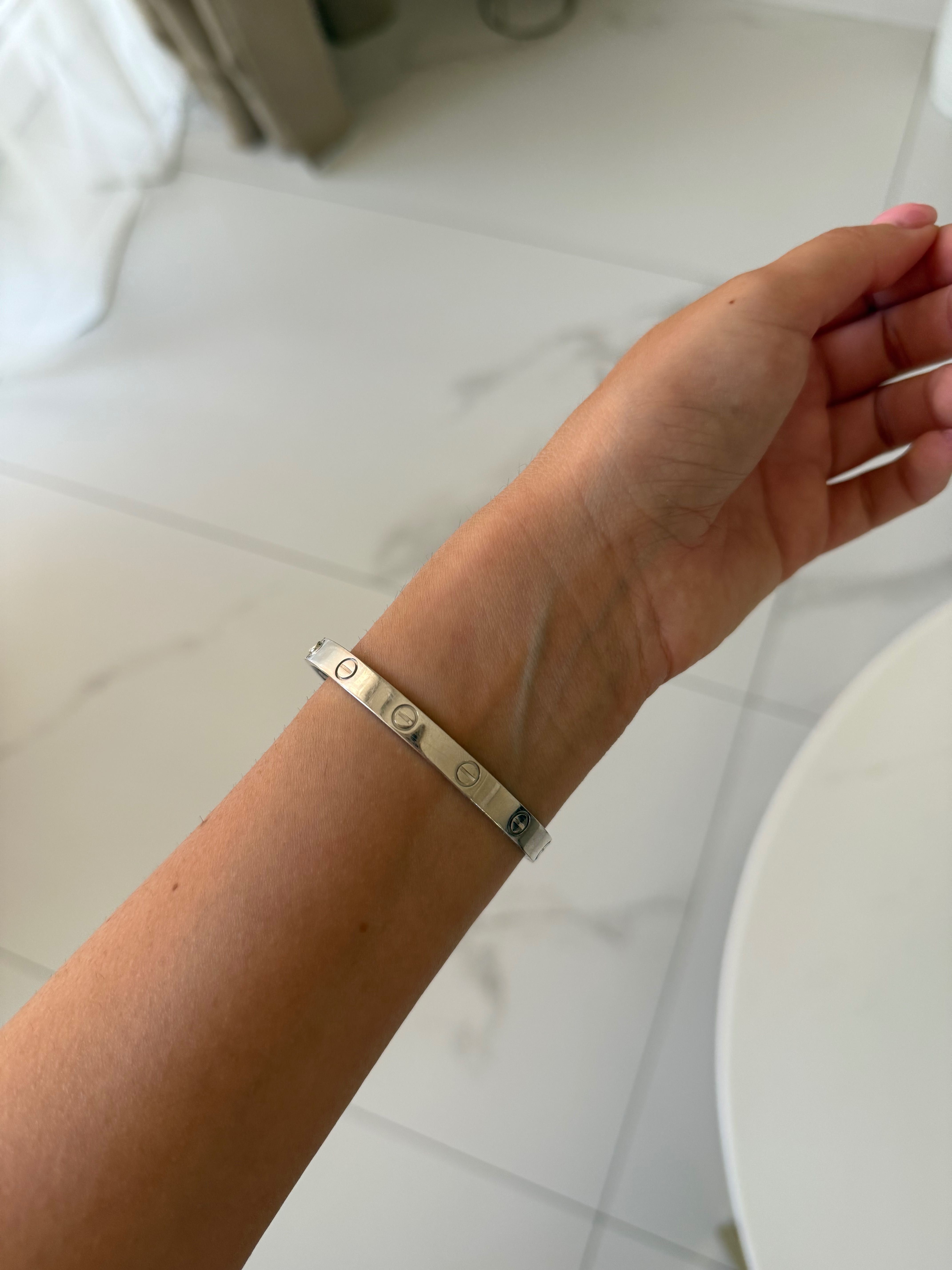 Бяло злато гривна Cartier