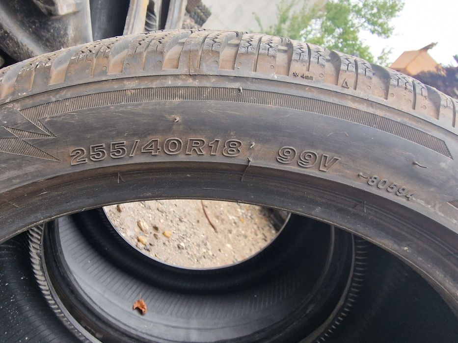 Anvelope 255/40R18 marca Bridgestone, DOT 2022 ,M+S, 7 mm