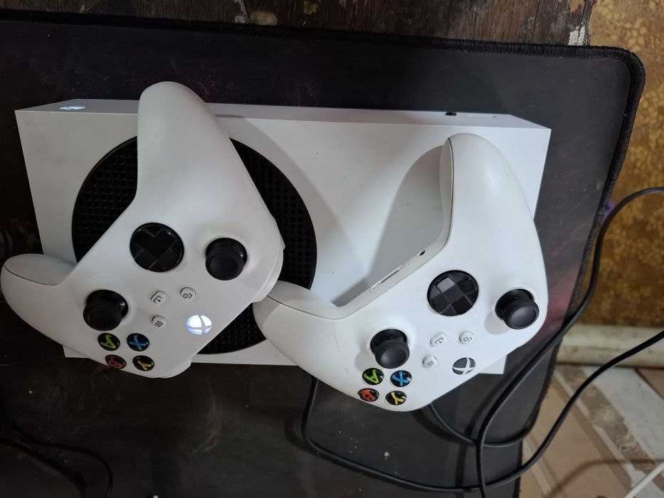 Приставка Xbox Series S