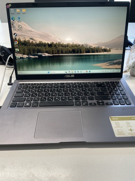 Ноутбук ASUS в хорошем состоянии