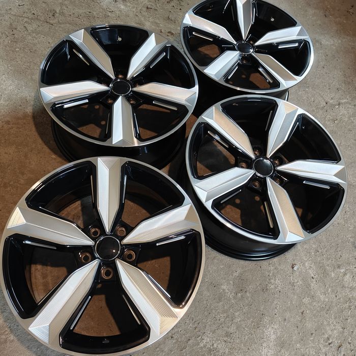 R17 PCD 5*112 Комплект новых легкосплавных дисков