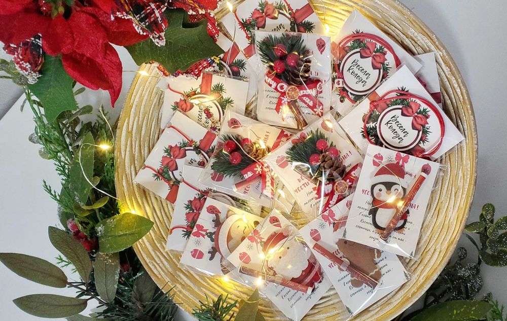 Коледни гривни, магнитчета, късмети, книгоразделители