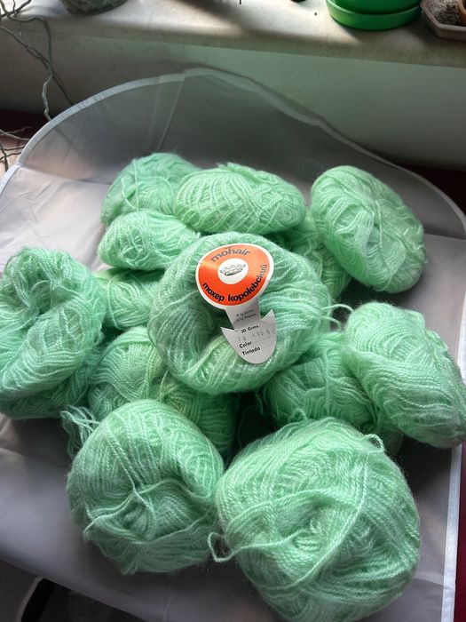 Прежди, различни цветове