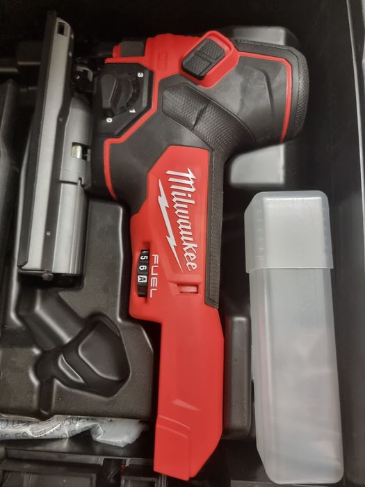 Fierăstrău pendular milwaukee m18  fbjs