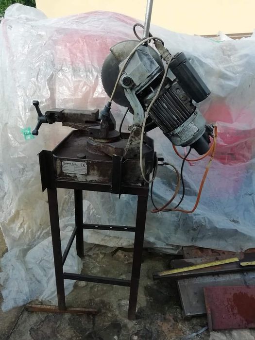 Mașină de tăiat fier