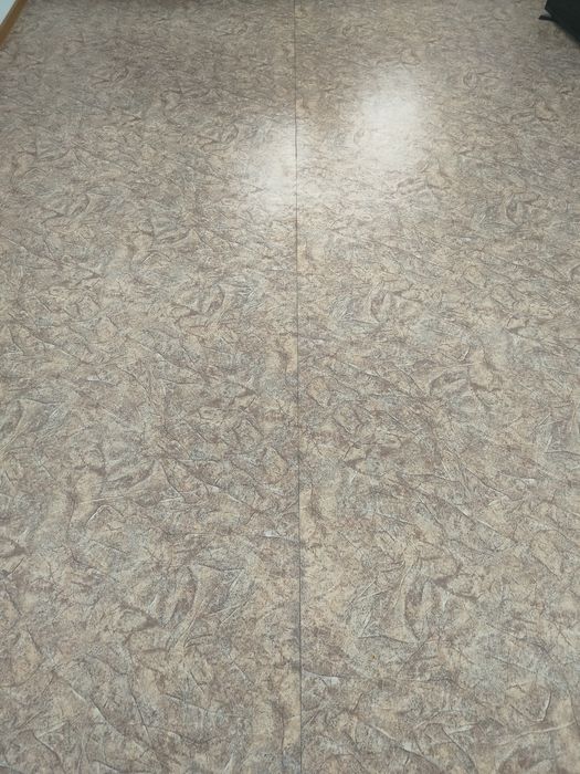 Продам линолеум, состояние нормальное