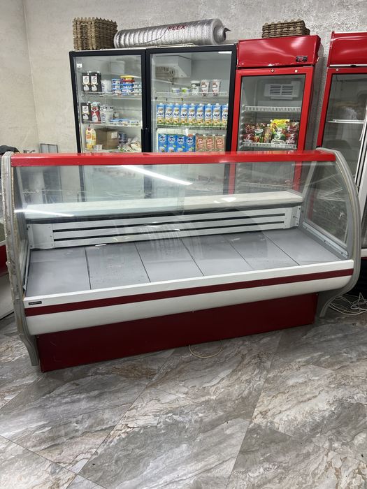 Продам витринный холодильник