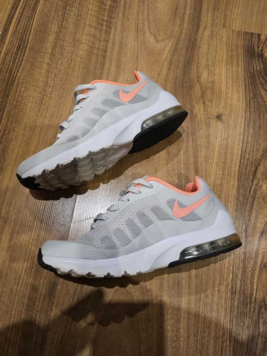 Дамски маратонки Nike