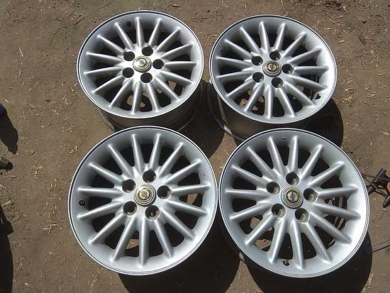 Продам оригинальные легкосплавные диски на автомашину Chrysler 300M.