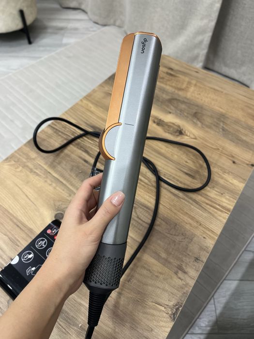 Продаю Dyson Airstait