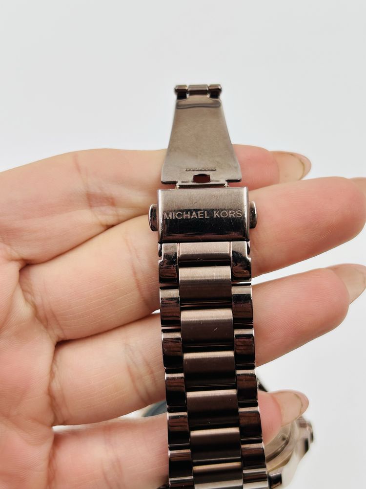 Michael Kors смард часовник