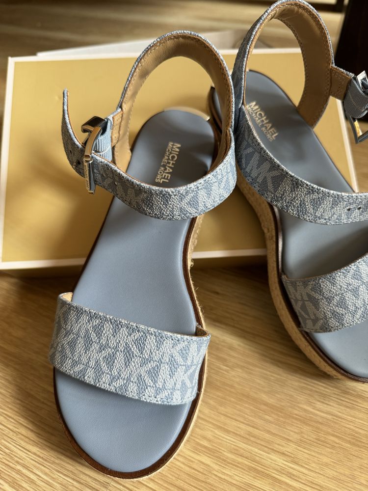 Чисто нови! Michael Kors
