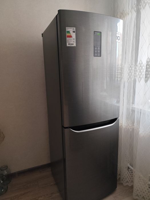 Продам холодильник LG в хорошем состоянии