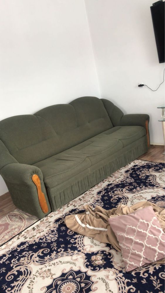 Продаётся диван с креслом