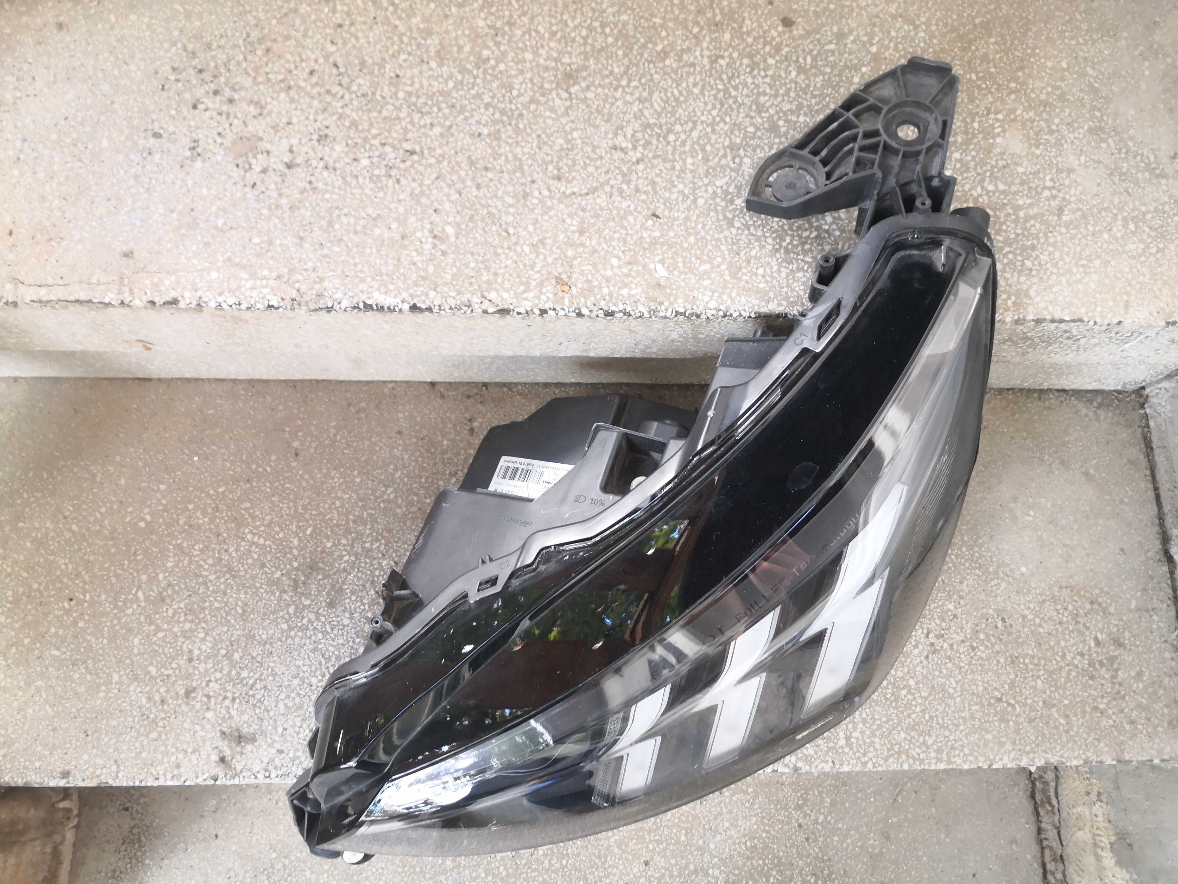 Фар Пежо 208 LED ляв/Фар Peugeot 208 FULL LED/Фар пежо 208