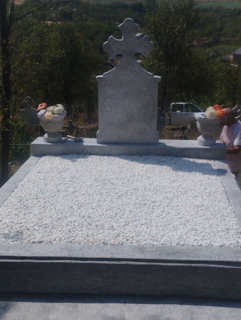 Monumente funerare marmura granit sau mozaic,scriem și placi