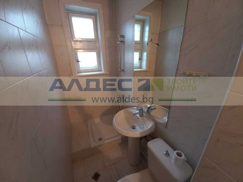 Аристократичен апартамент с три спални до Докторски паметник!