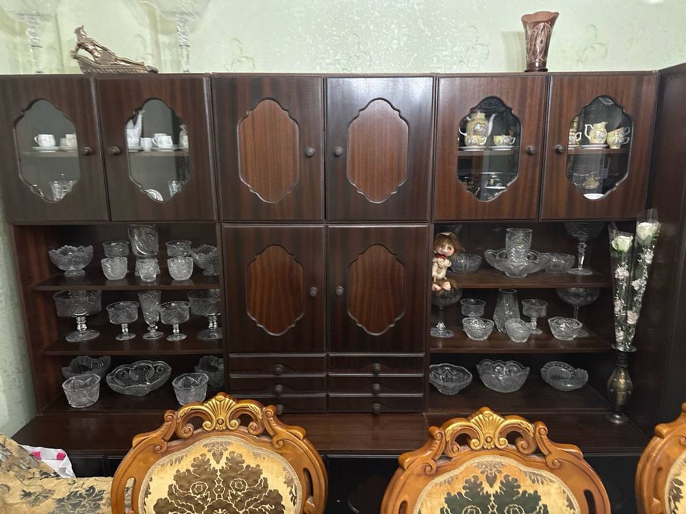 Продается стенка в гостинную