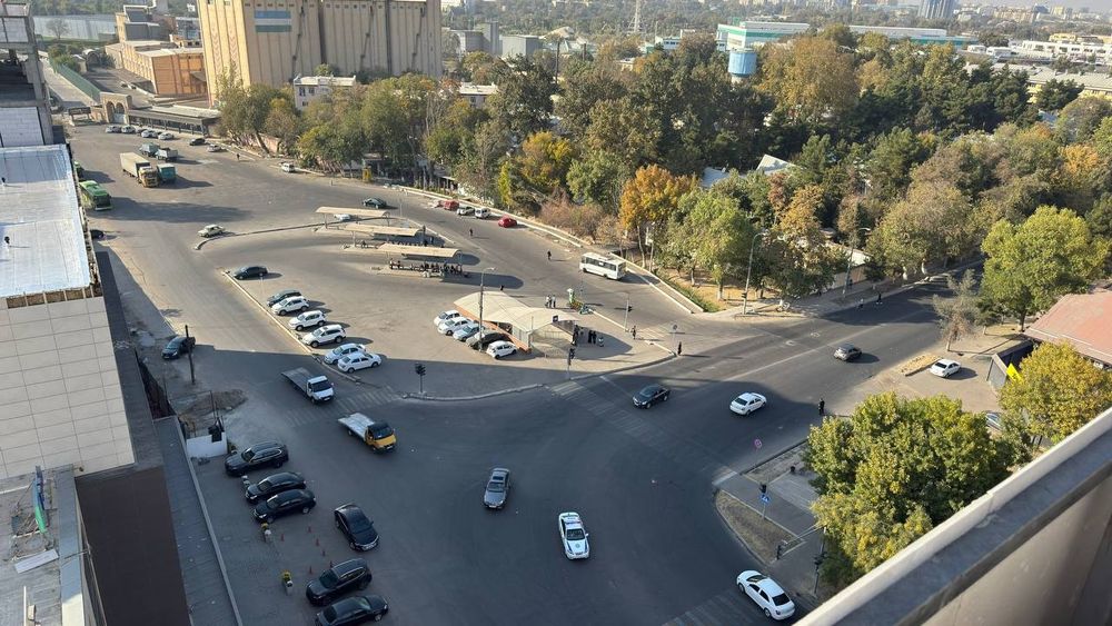 Задаётся офис в аренду на бизнес центре