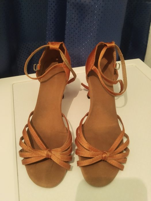 Бальные туфли в хорошем состоянии