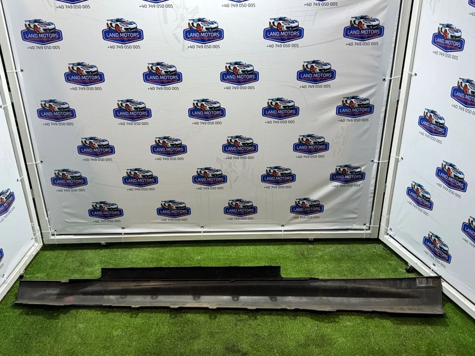 PRAG / ORNAMENT PRAG DREAPTA BMW SERIA 4 420D F32 / F33 / F36 2.0 DIESEL 2013 COD OEM 51777363396 / 7363396 / COUPE 2013-2021