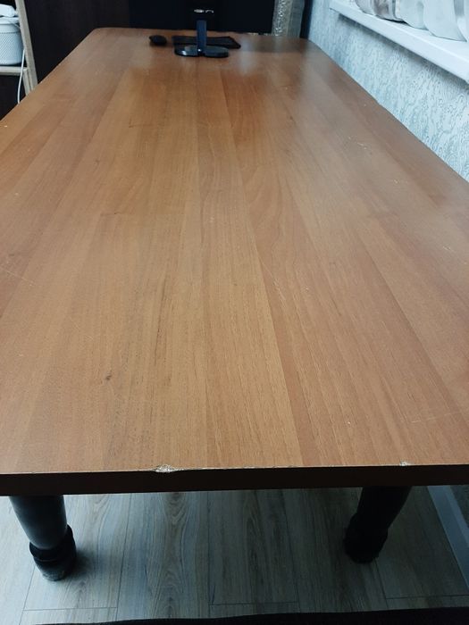 Стол сатылады Продается