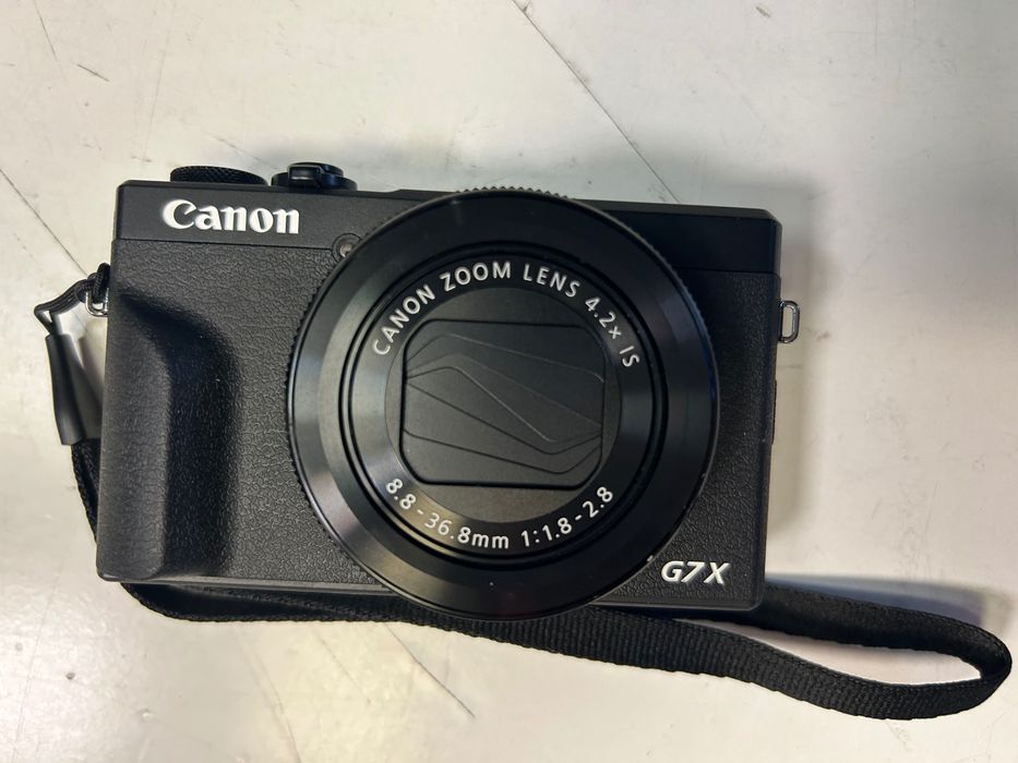 Vând Canon G7X Mark 3