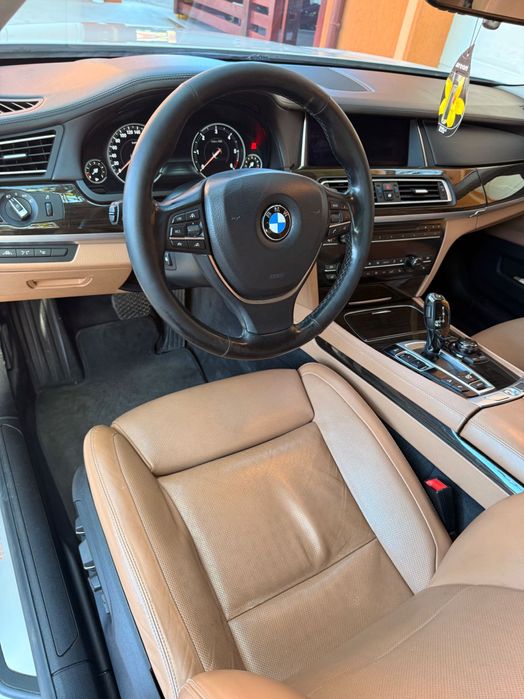 Vând BMW seria7 Long