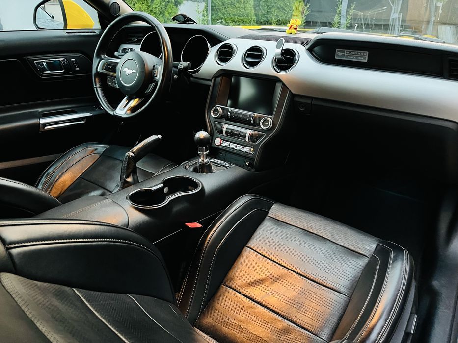 Ford Mustang 2.3 EcoBoost Manual