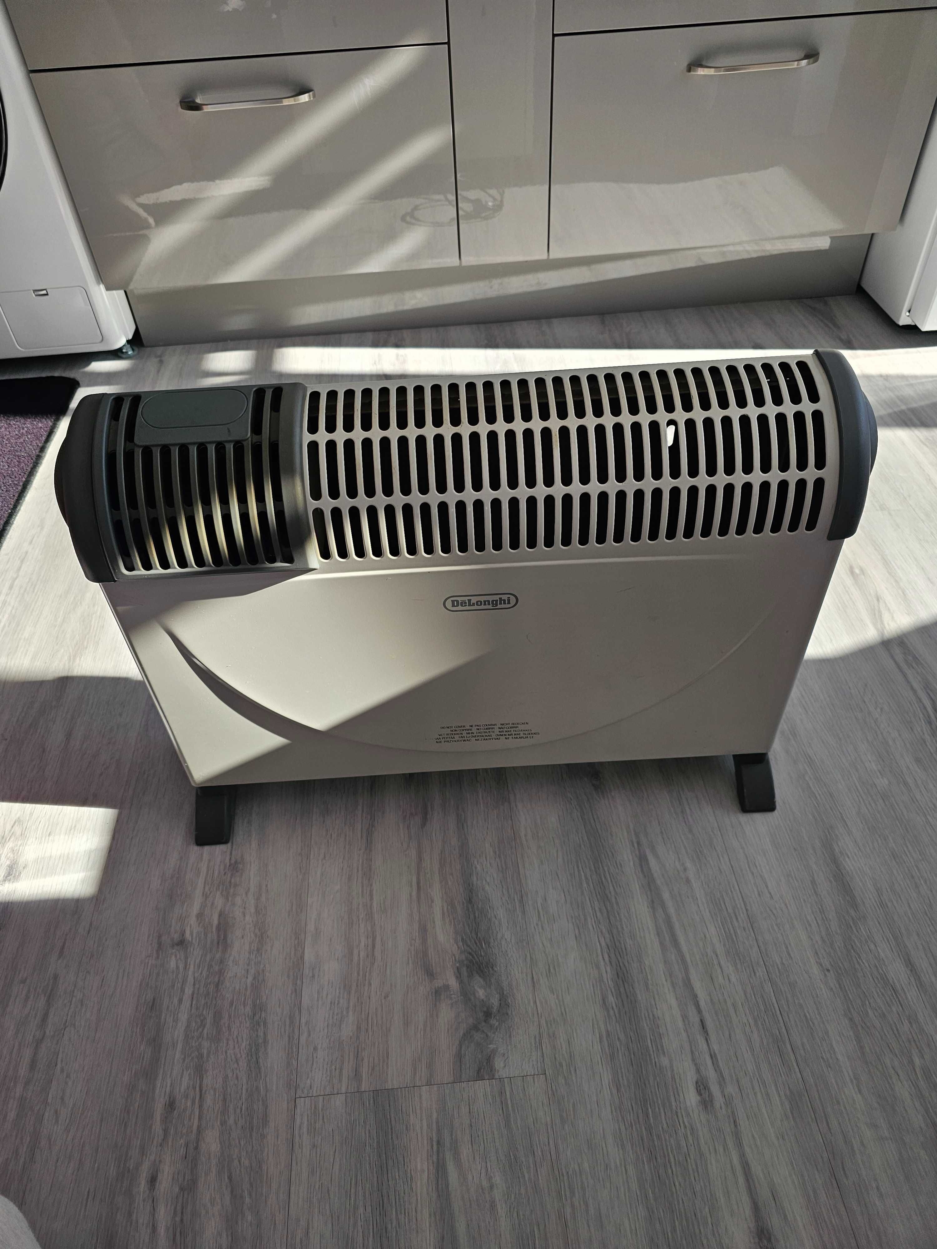 Конвектор  Delonghi