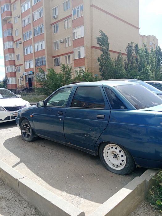Продам машину ваз 2110 . Мотор стук