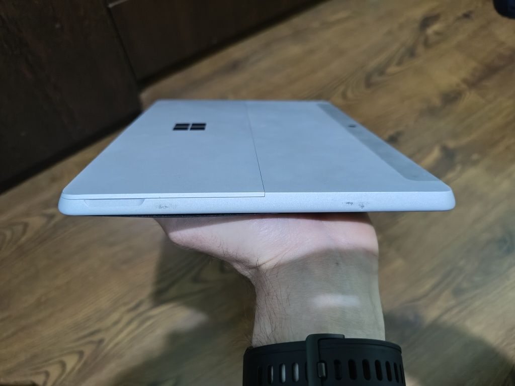 Microsoft Surface Go 1824