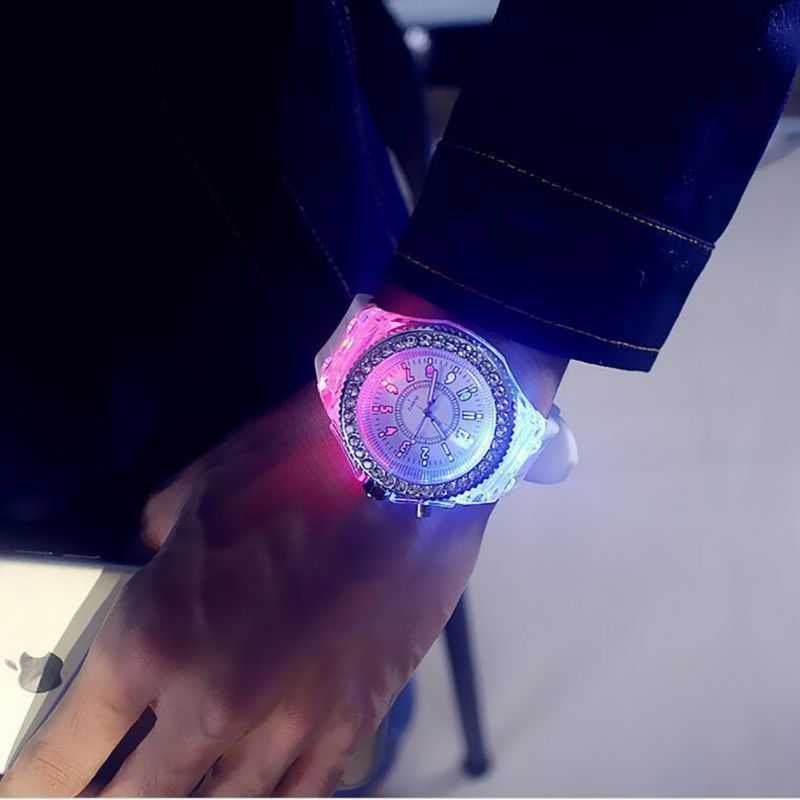 Ceas Activ LED cu Jocuri de lumina 7 culori - 4 moduri flash Pink