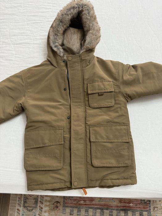 Продам теплую курточку на 8 лет