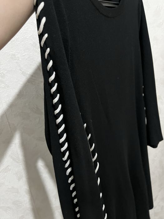 Черное вязаное платье — отличное состояние