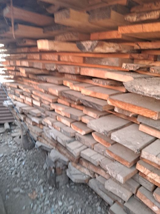 Dulapi și schîndura de gorun uscată