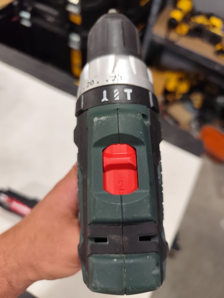 Акумулаторен удърен винтоверт Метабо Metabo SB 18 L + 2Ah